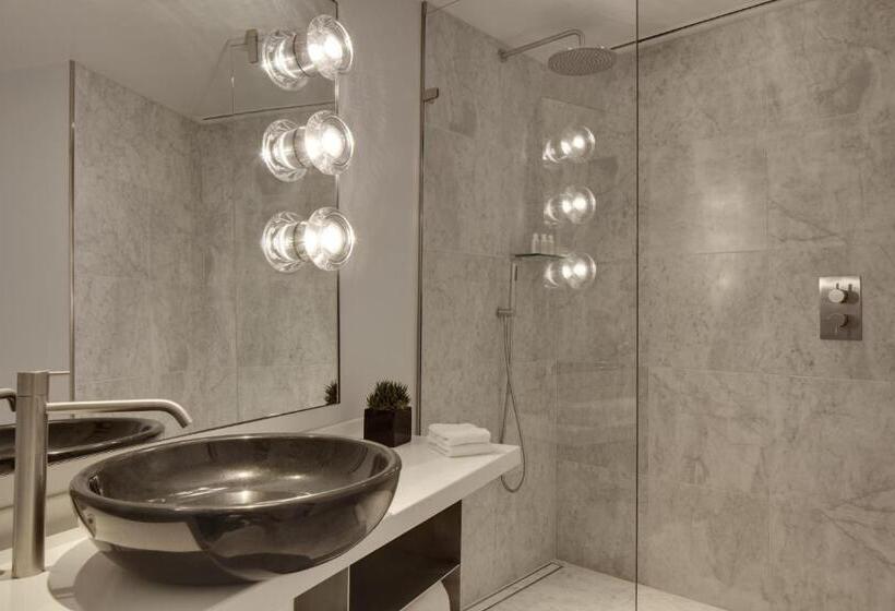 Номер Стандарт, Sea Containers London