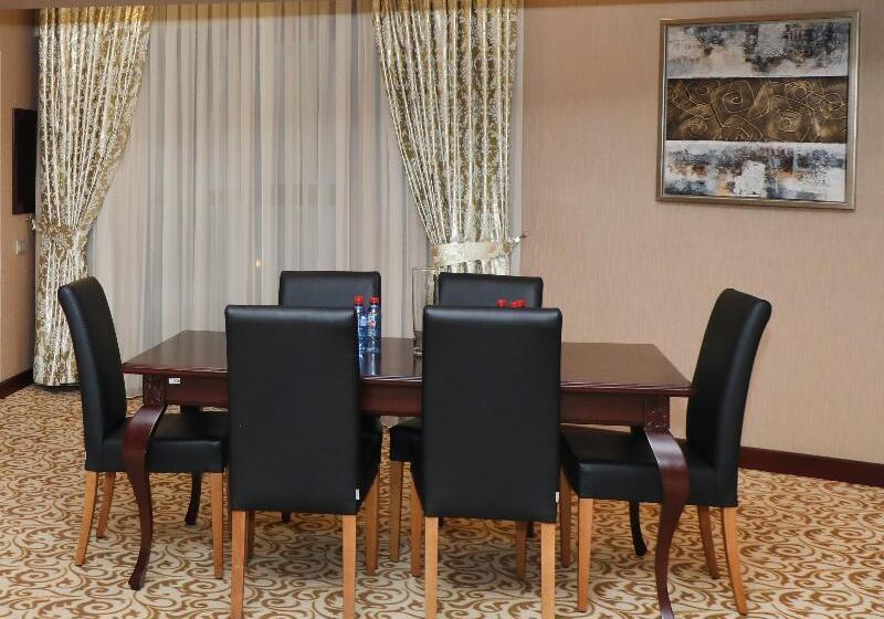 Номер Superior, Sea Containers London