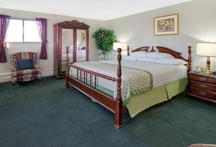 Люкс Кровать Кинг, Travelodge By Wyndham Laramie