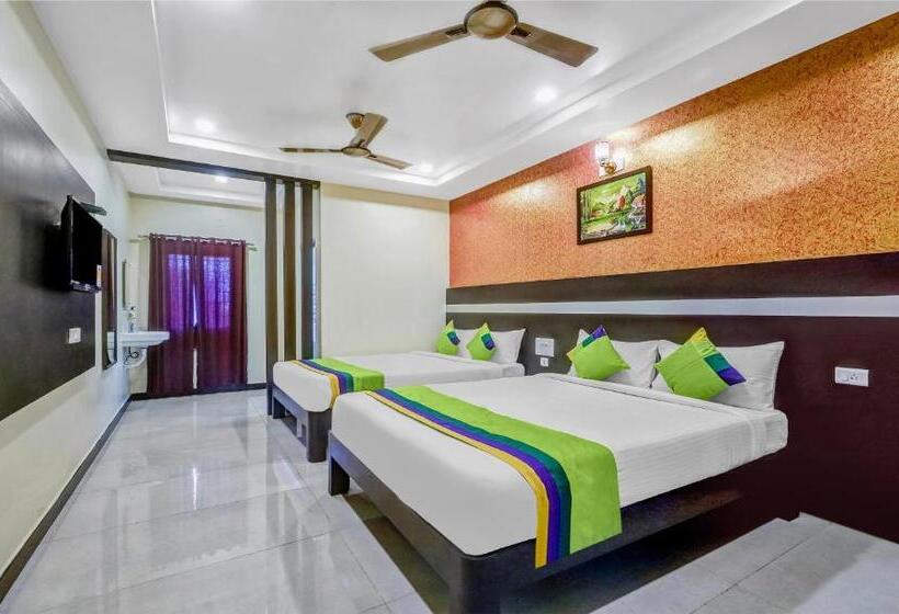 Номер Deluxe, Treebo Sripadha Residency Alipiri Road