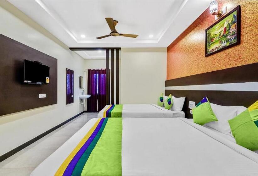 Номер Deluxe, Treebo Sripadha Residency Alipiri Road