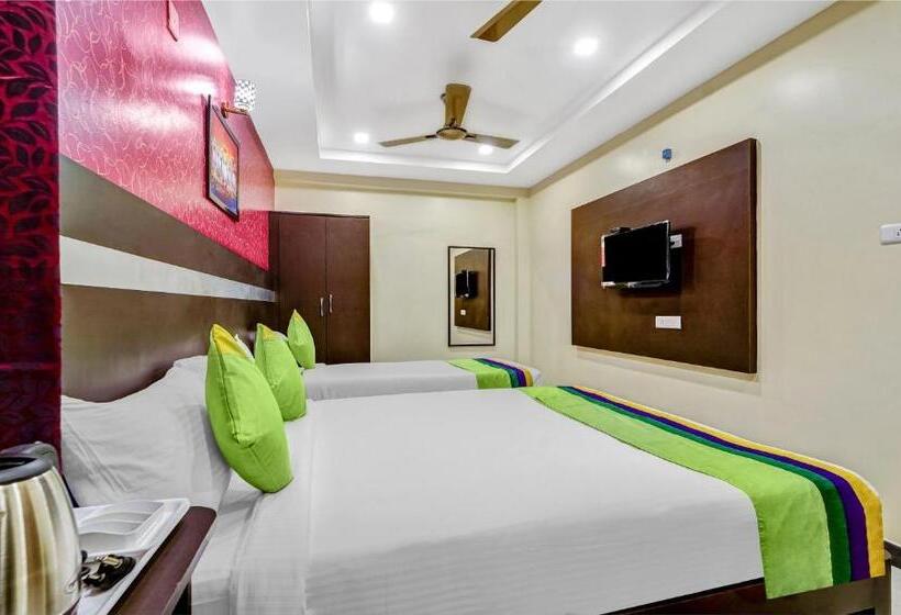 Номер Deluxe, Treebo Sripadha Residency Alipiri Road