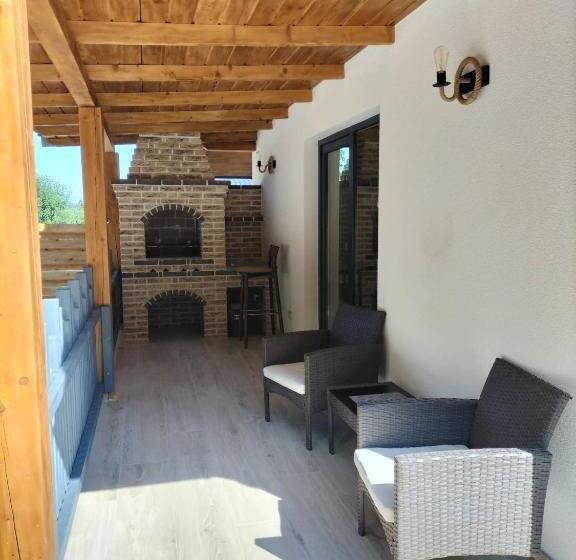 خانه 1 خوابه, Casa Justin