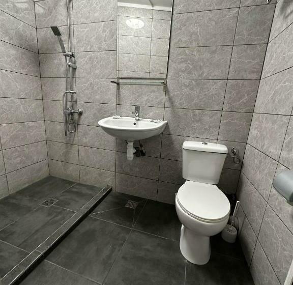 اتاق استاندارد سه نفره, Casa Bucovineană