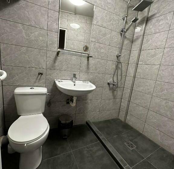 اتاق راحتی سه تخته, Casa Bucovineană
