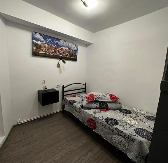 اتاق راحتی سه تخته, Casa Bucovineană