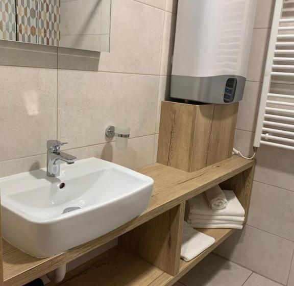1베드룸 아파트 1층, Apartmány Valča