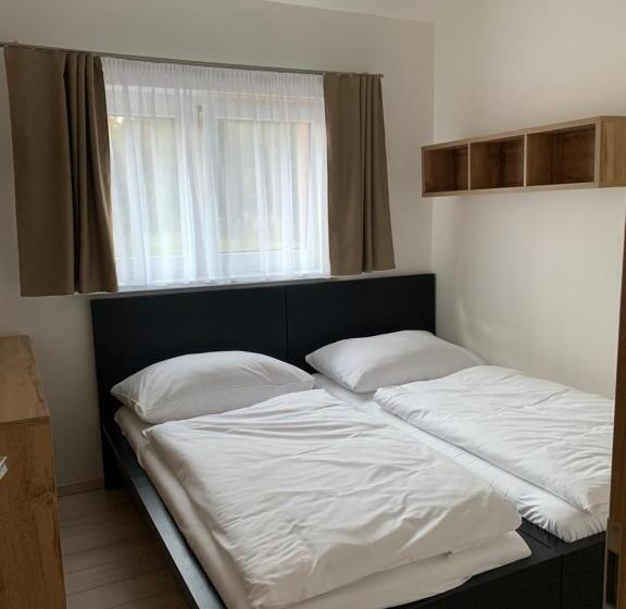 침실 3개 아파트, Apartmány Valča