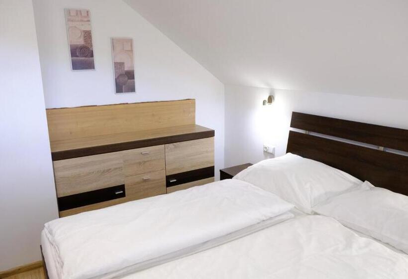 침실 2개 아파트, Apartmány Valča