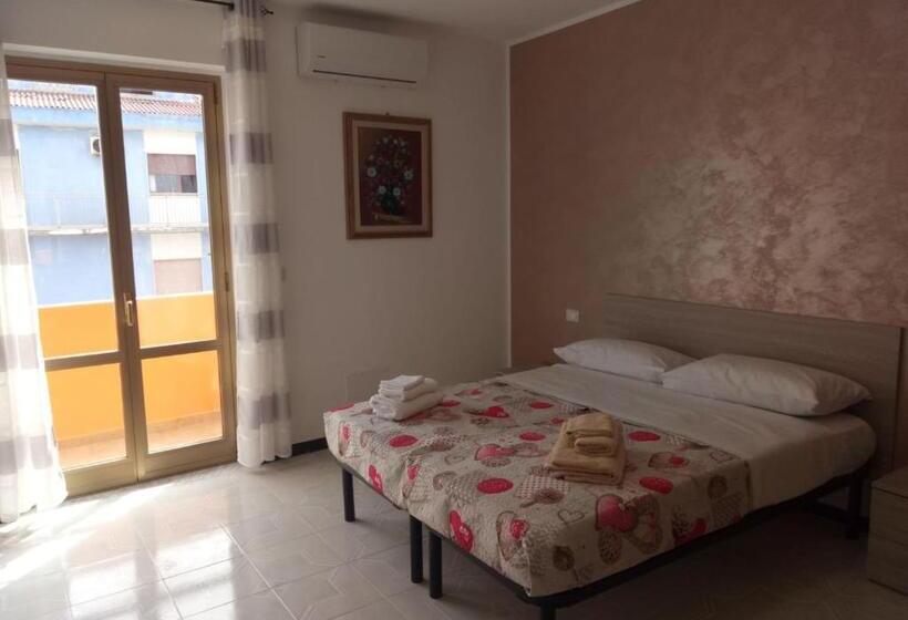 اتاق استاندارد با بالکن, Daniela B&b