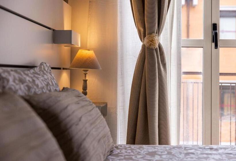 Трехместный Номер Стандарт с Балконом, B&b Della Stazione