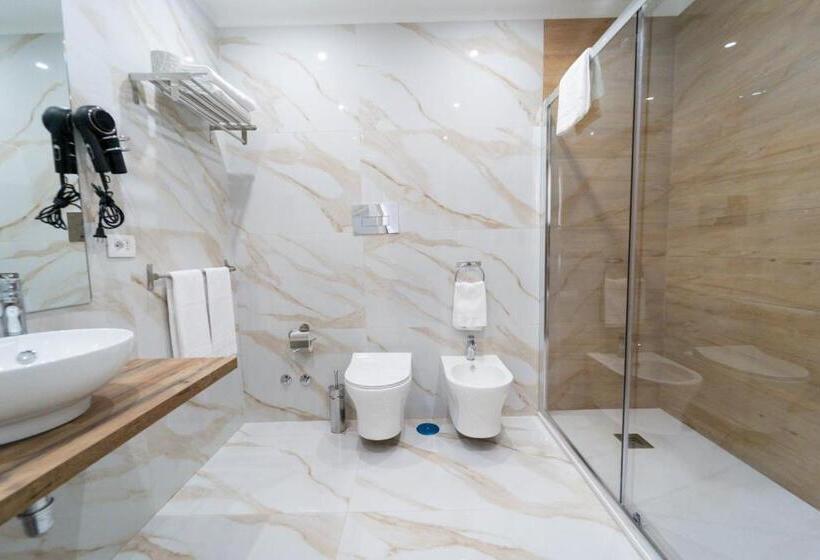 سوییت جونیور با بالکن, élite Rooms