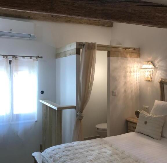 اتاق لوکس, Couvent Des Carmes