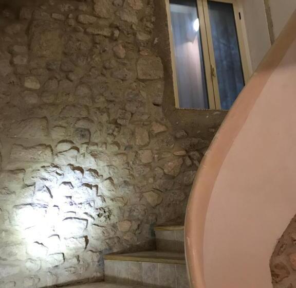 اتاق لوکس, Couvent Des Carmes