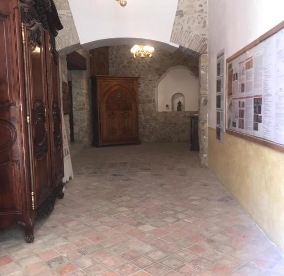 اتاق لوکس, Couvent Des Carmes