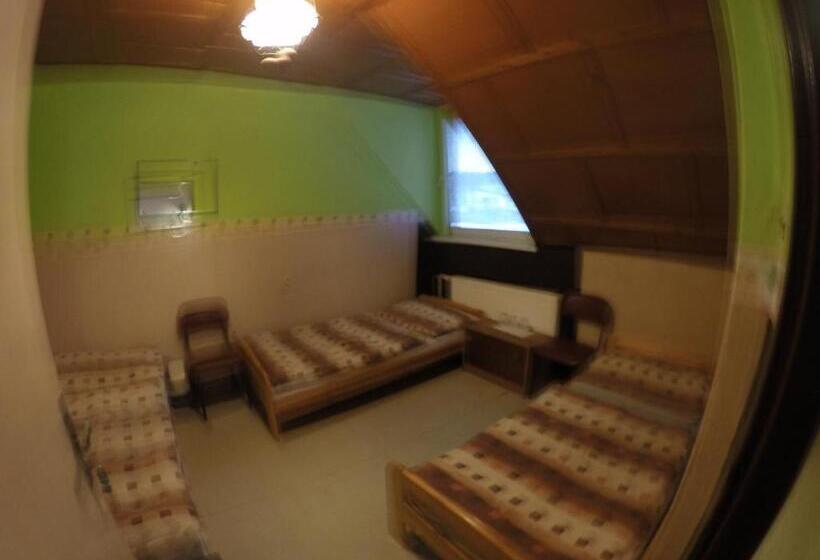 اتاق خانوادگی, Turistika Ubytovňa Sivá Brada