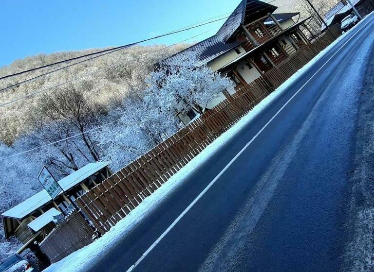 Номер Стандарт Трехместный, Pensiunea Casa Transalpina