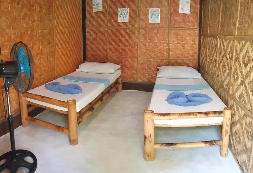 Quarto Estandar Banheiro Compartilhado, Walkerz Inn