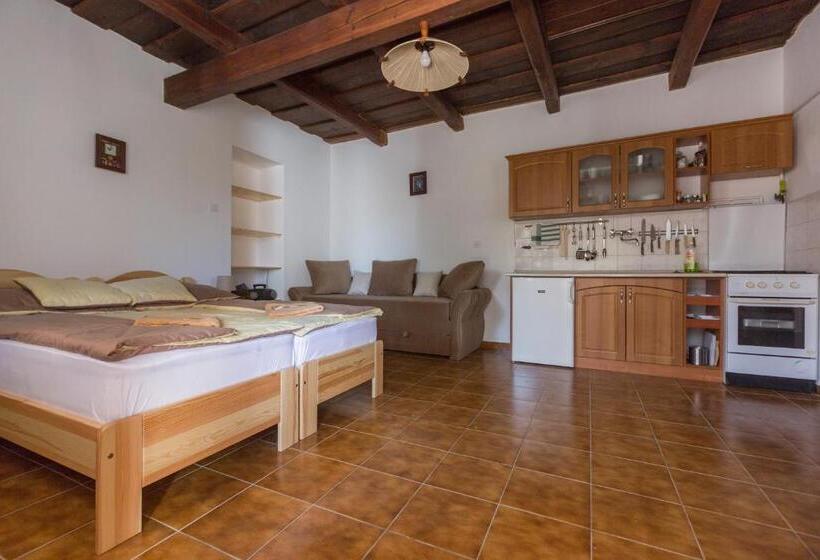 Suite, Gádoros Vendégház