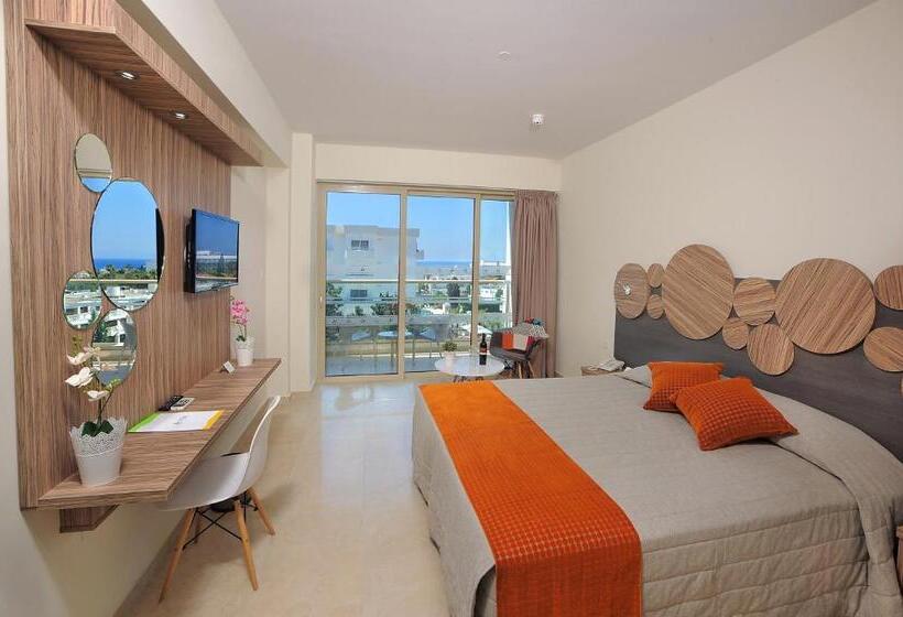 غرفة قياسية مطلّة علي البحر, Nelia Gardens