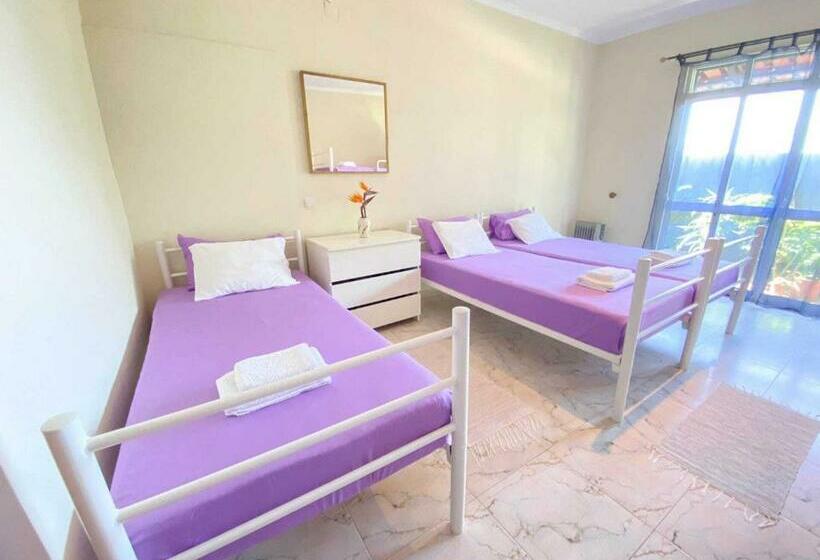 Семейный Номер Совместный Санузел, Gardens Guest House