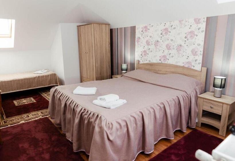 Трехместный Номер Классика, Casa Marta