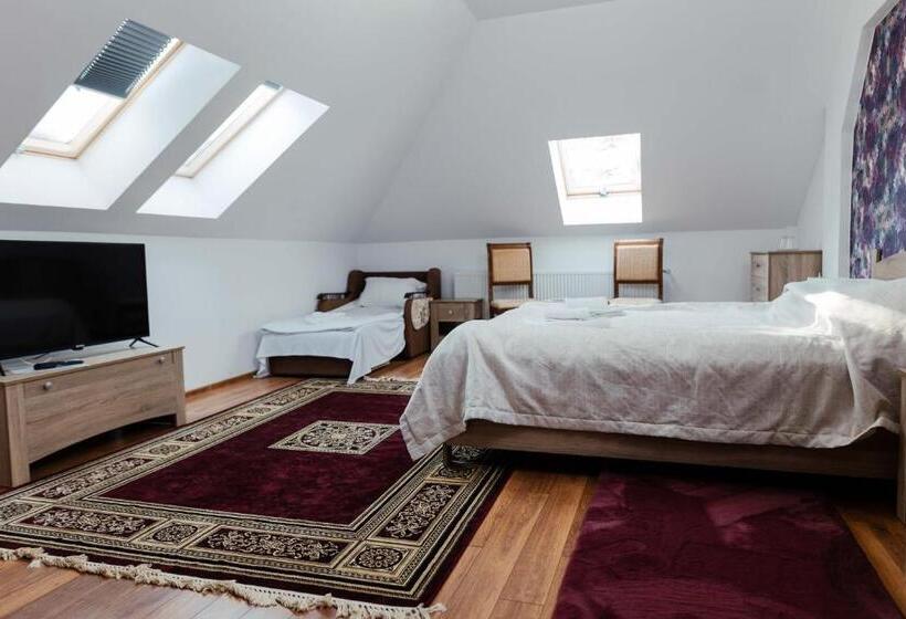 Трехместный Номер Классика, Casa Marta