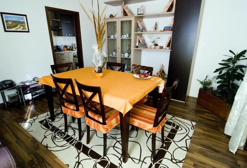 Апартаменты 1 Спальня Вид на Сад, B&b Da Lori