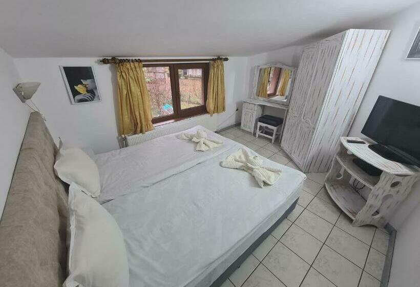 Пятиместный Стандартный Номер, Vila Kalvachevi