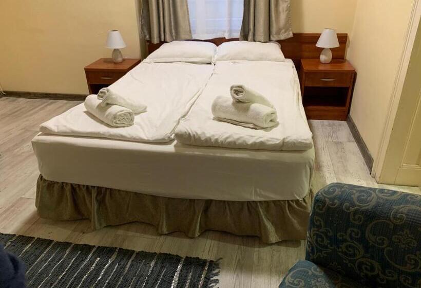 استودیوی استاندارد, Guest Rooms Donovi