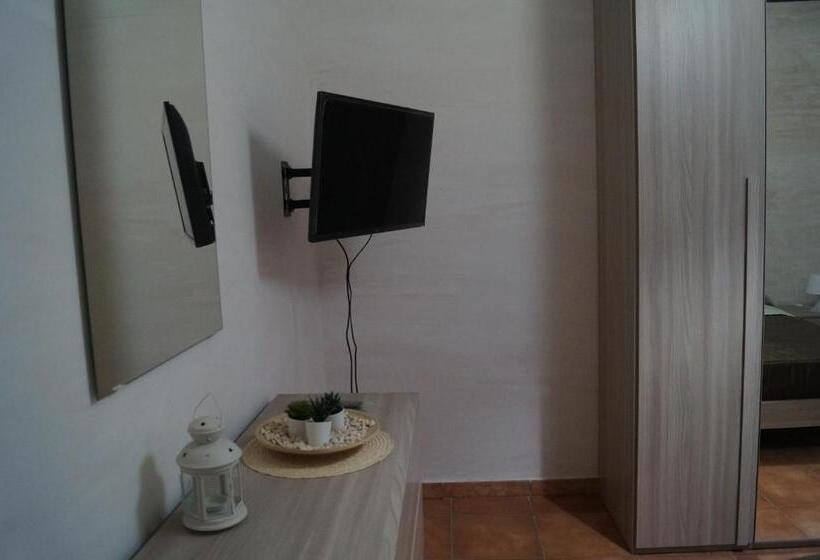 غرفة قياسية رباعية, Briscola B&b