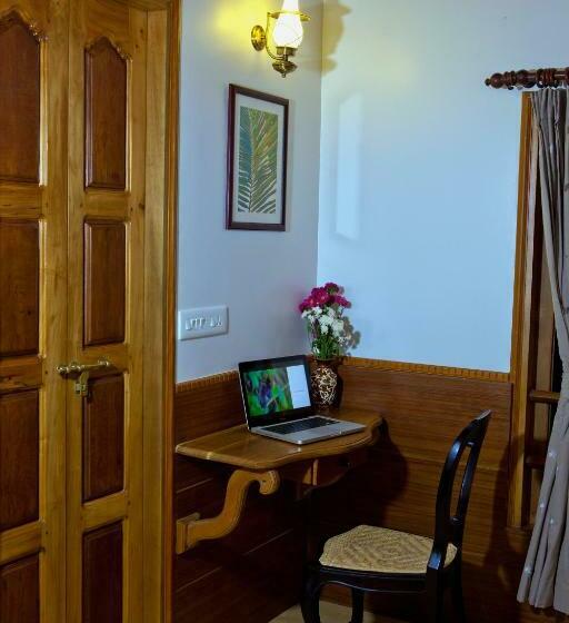 اتاق سوپریور با چشم‌انداز دریا, Abad Premium House Boat