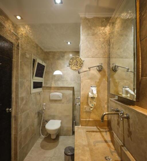 سوئیت با بالکن, Comfort Inn Giza