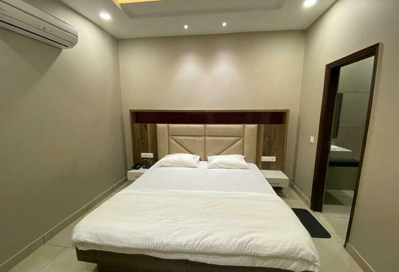 Quarto standard, The Retro Regency