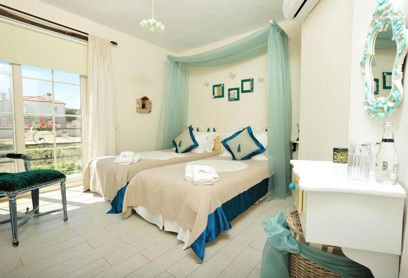 Номер Стандарт с Балконом, Alaçatı Sultan Konak Butik Otel ℳℛ Luxury Concept