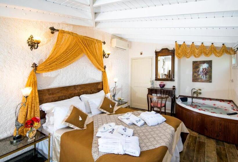 Люкс с гидромассажем, Alaçatı Sultan Konak Butik Otel ℳℛ Luxury Concept
