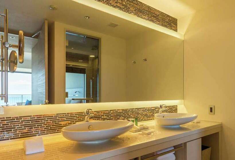 디럭스 스위트, Hilton Okinawa Chatan Resort