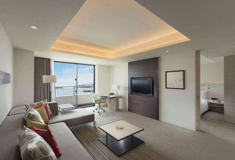جناح, Hilton Okinawa Chatan Resort