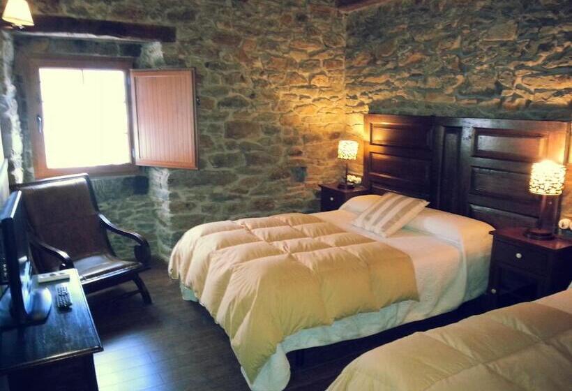 Четырехместный Номер Стандарт, Hostal De Montaña La Aldeya
