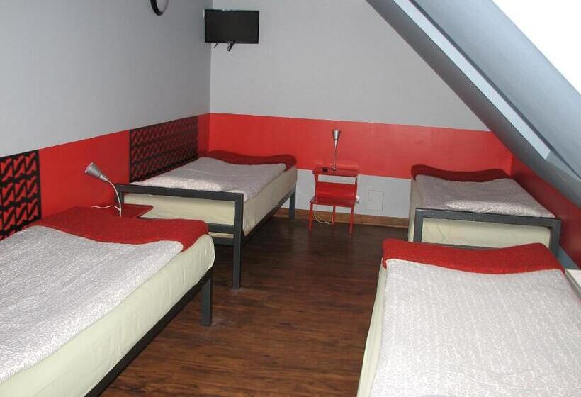Четырехместный Номер Стандарт, Hostel Fabryka