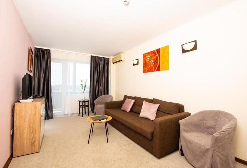 1 Bedroom Apartment Lake View, Parc