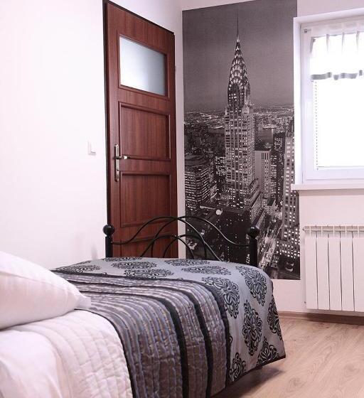 Номер Стандарт Индивидуальный, Leo Hostel