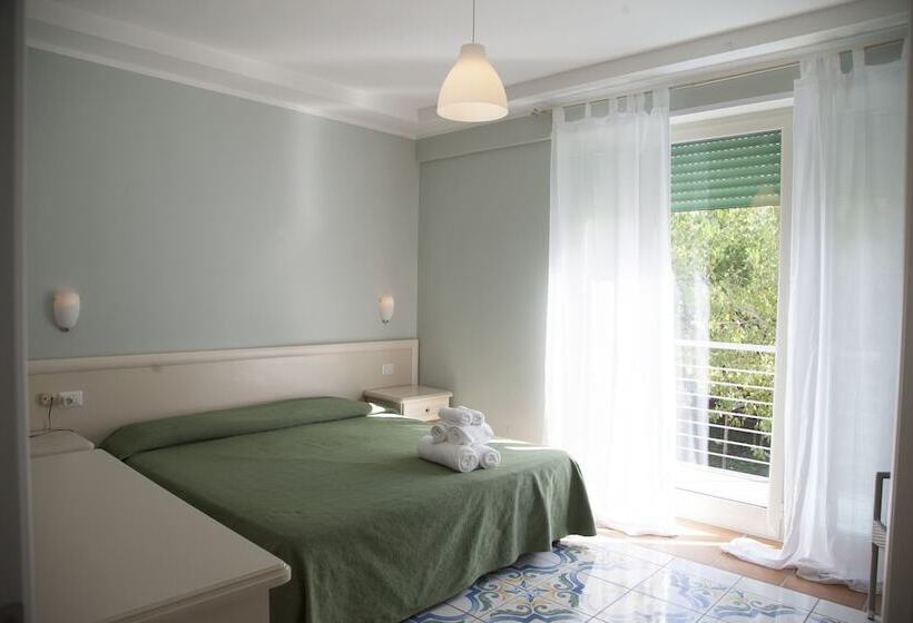 Четырехместный Номер Стандарт, Medea Beach Resort