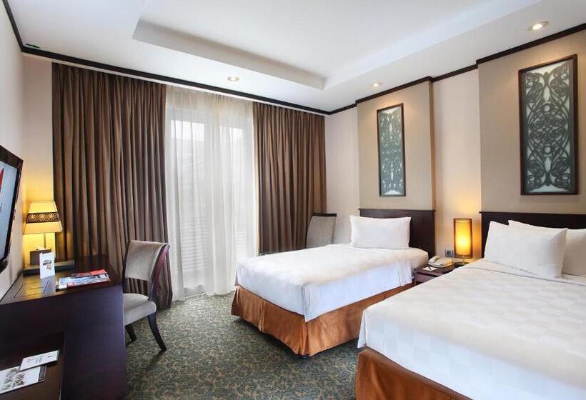 Номер Deluxe, Swiss Belhotel Danum Palangkaraya
