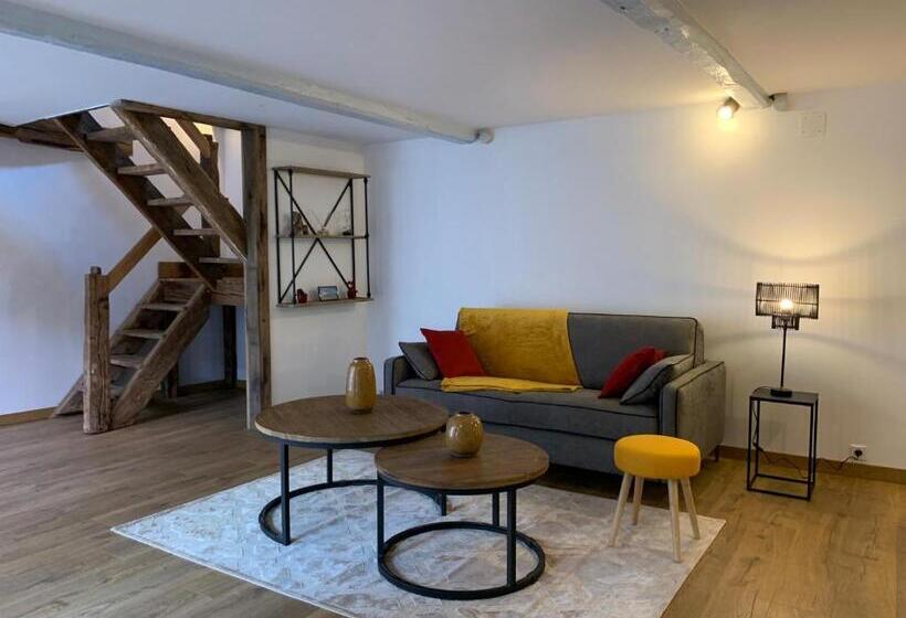 Quarto Familiar, L Ecole Des Demoiselles