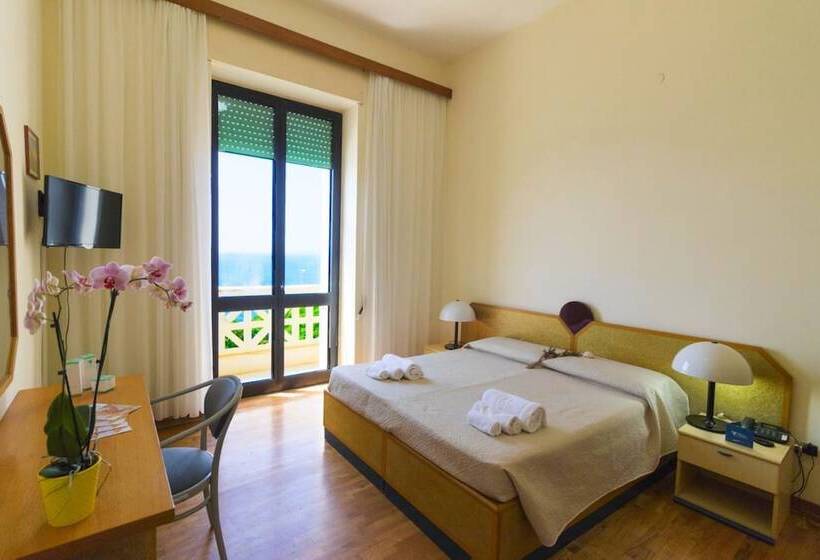 Номер Стандарт Вид на Море с Балконом, Albergo Palazzo
