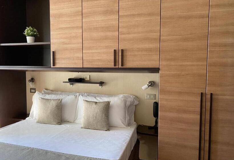 Номер Deluxe, Golf