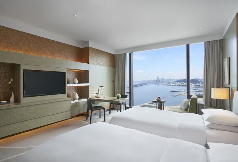 Номер Клуб, Grand Hyatt Dalian