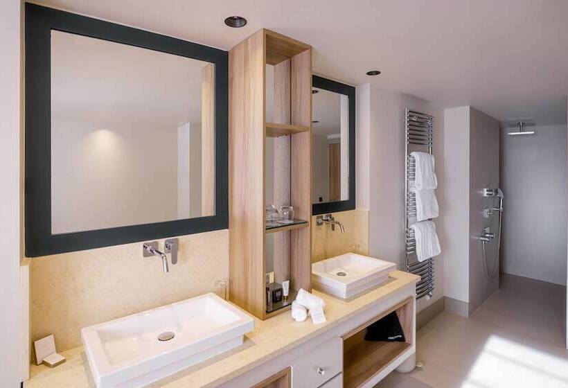 Люкс Комфорт, Les Suites De La Potiniere