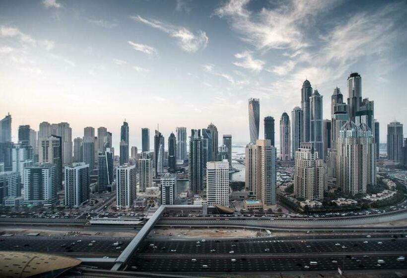 Номер Superior Кровать Кинг, Pullman Dubai Jumeirah Lakes Towers